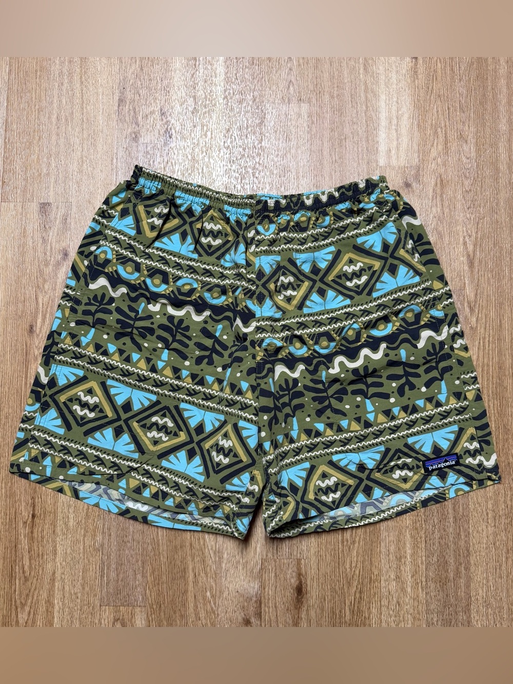 Patagonia Men’s Baggies Longs 7" Lined Shorts Size Med Mangrove Tiki Palo Green
